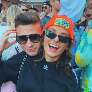 Meet your Posher, Taylor